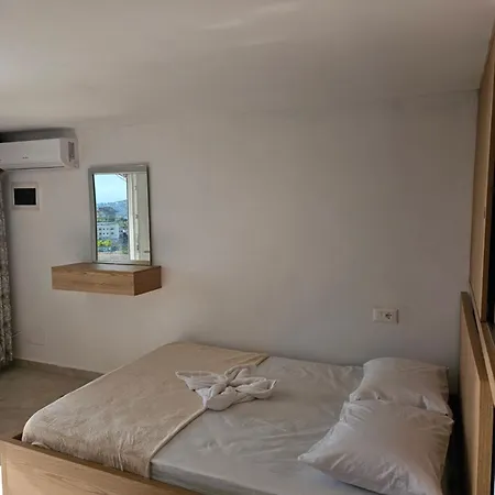 -vila Alia * Sarande