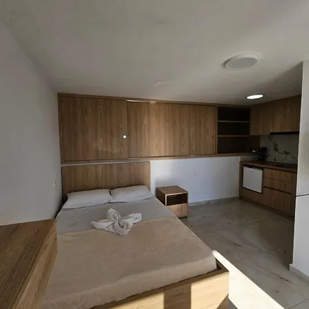 -vila Alia * Sarande